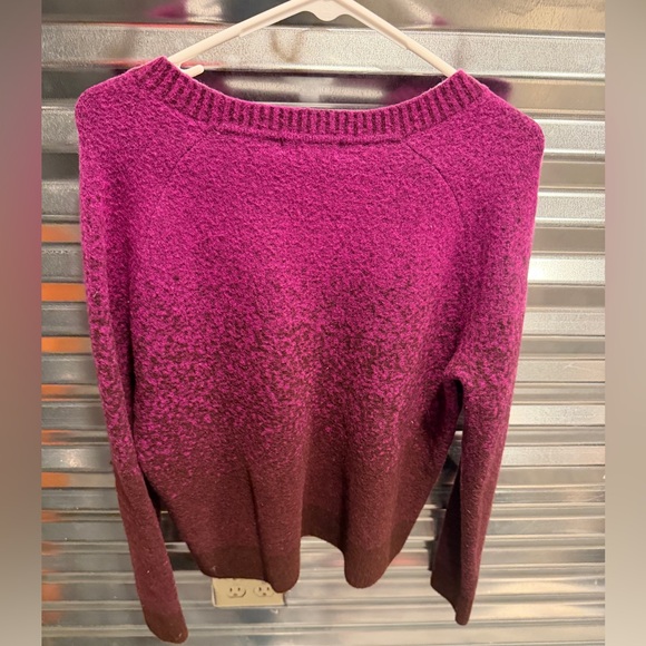 Athleta woman’s sweater size medium - Picture 3 of 3